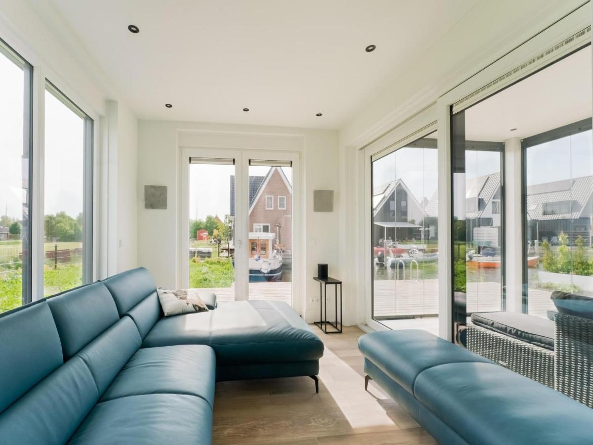 Peaceful Villa On The Water In Stavoren Buitenkant foto