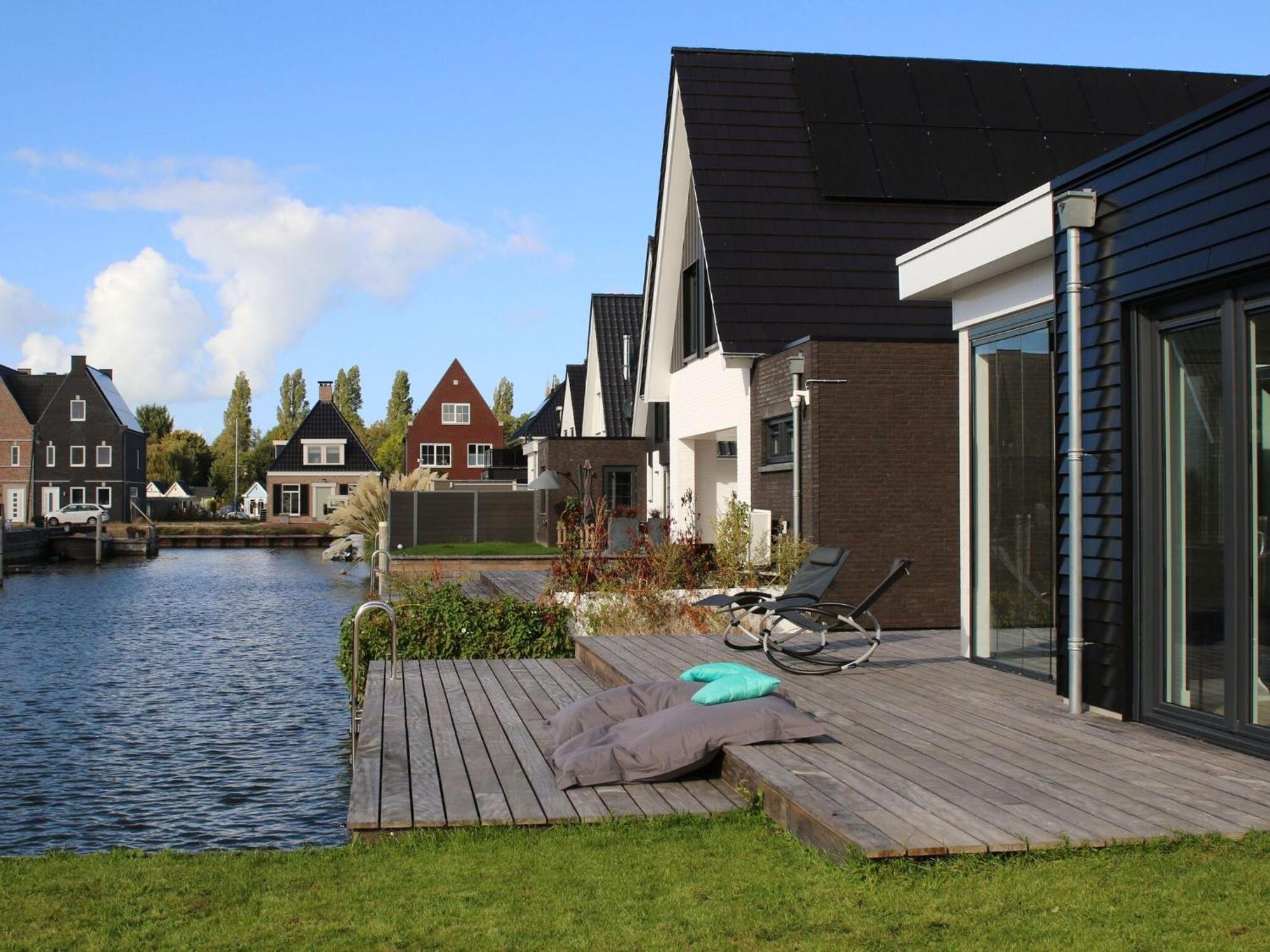 Peaceful Villa On The Water In Stavoren Buitenkant foto